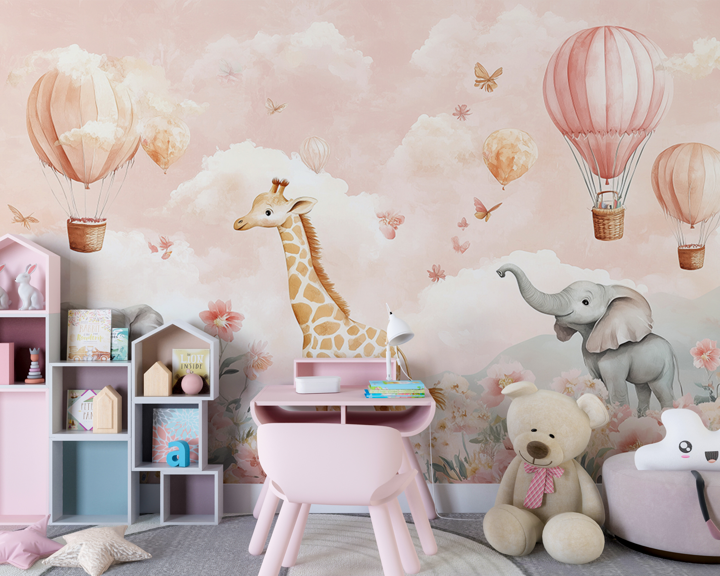 Nástěnná malba žirafy a slonů mezi květinami